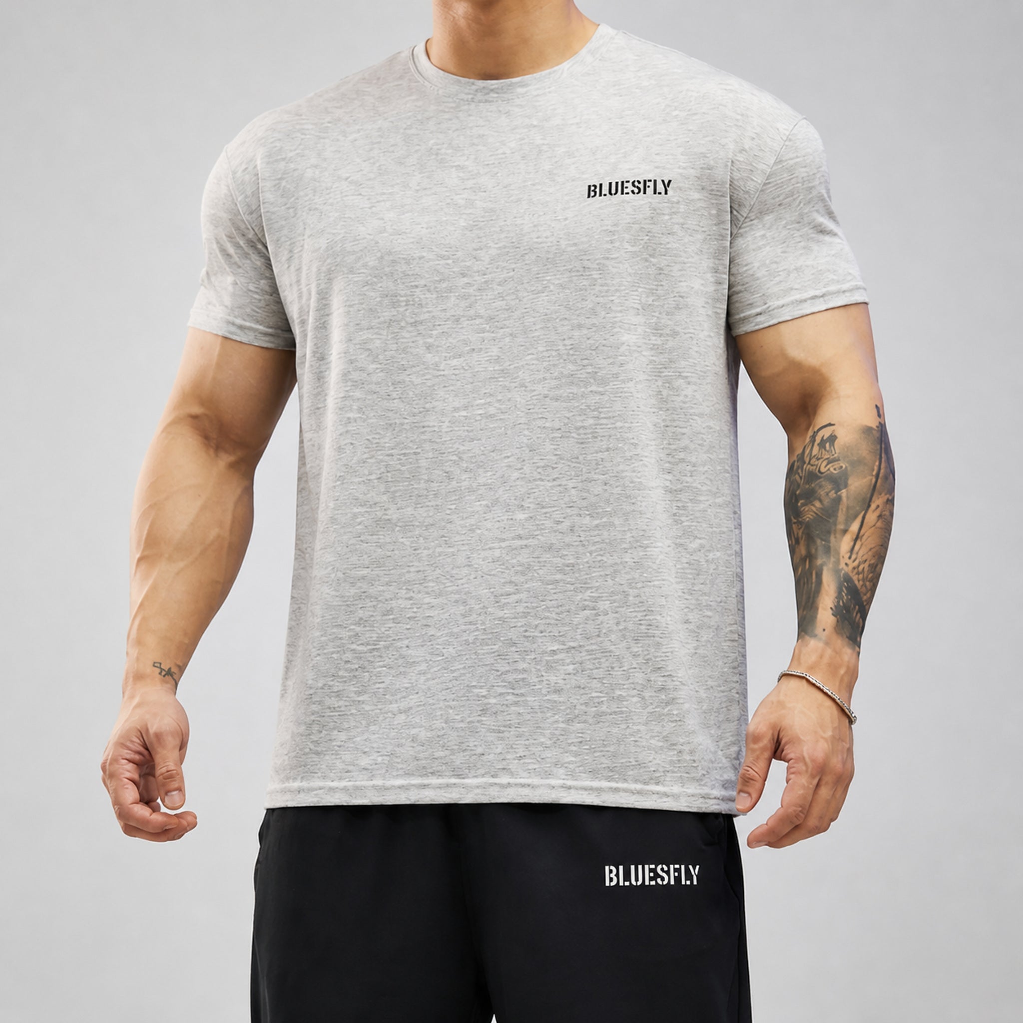 VAREN FORM Men's Lyocell Cuffed-Sleeve Training T-Shirt front model view