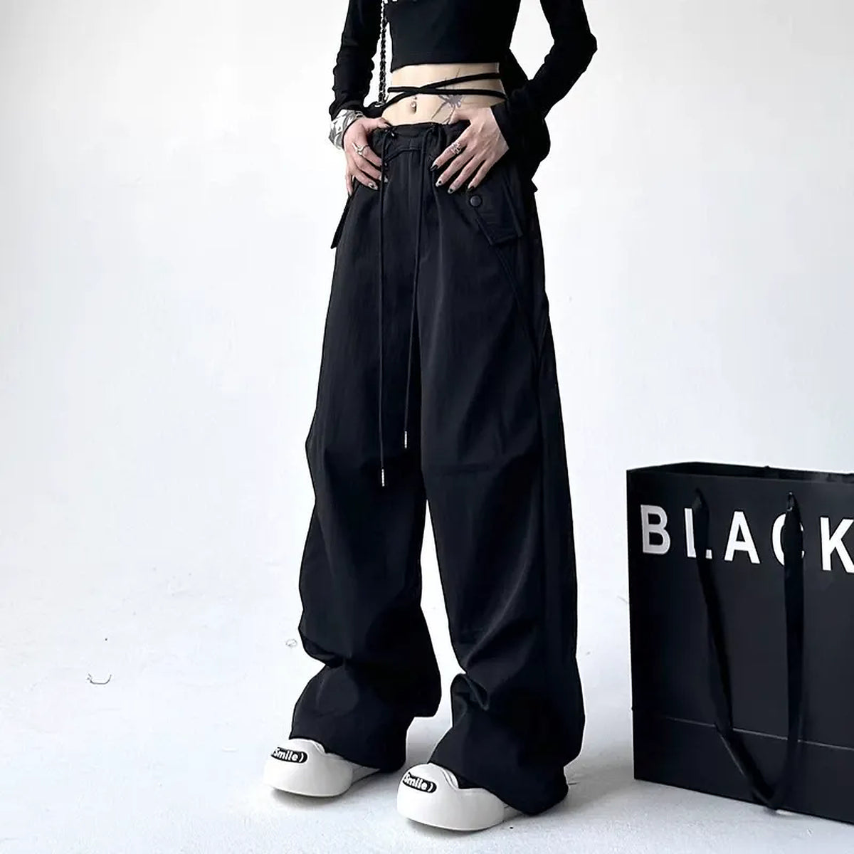 Men's Relaxed Wide-Leg Utility Pants - black worn view