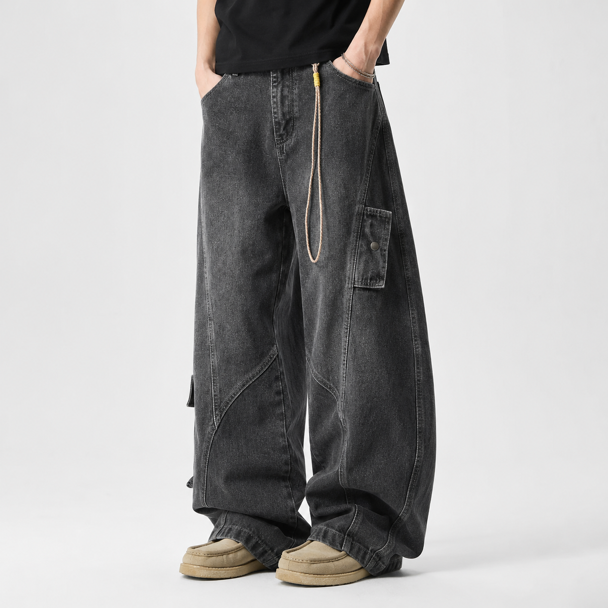 VAREN FORM Utility Pocket Wide-Leg Jeans washed black model front